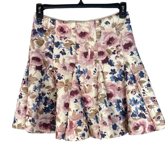 LC Lauren Conrad Runway SZ 10 Mini Skirt Floral Stretch Pleated Scuba Flared New - Picture 2 of 8
